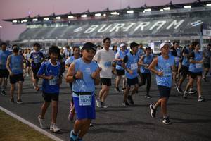 BIB: 1440, 10466, 10491
                            <button type="button" onclick="openModal(10847129)" class="btn btn-primary btn-sm float-right btn-popup" data-toggle="modal" data-target=".modal-high-quality">
                        <i class="fas fa-shopping-cart"></i> Add to Cart
                    </button>
                                            <button type="button" onclick="isThisMe(10847129, true)" class="btn btn-success btn-sm float-right btn-popup btn-isme hidden" data-toggle="tooltip" data-placement="bottom" title="นี่คือรูปของคุณใช่ไหม คลิกที่นี่เพื่อเอาเข้าอัลบั้ม">
                        <i class="fas fa-plus"></i> Add to album
                    </button>
                    <button type="button" onclick="isThisMe(10847129, false)" class="btn btn-warning btn-sm float-right btn-popup btn-isnotme hidden">
                        <i class="fas fa-ban"></i> Remove from album
                    </button>
